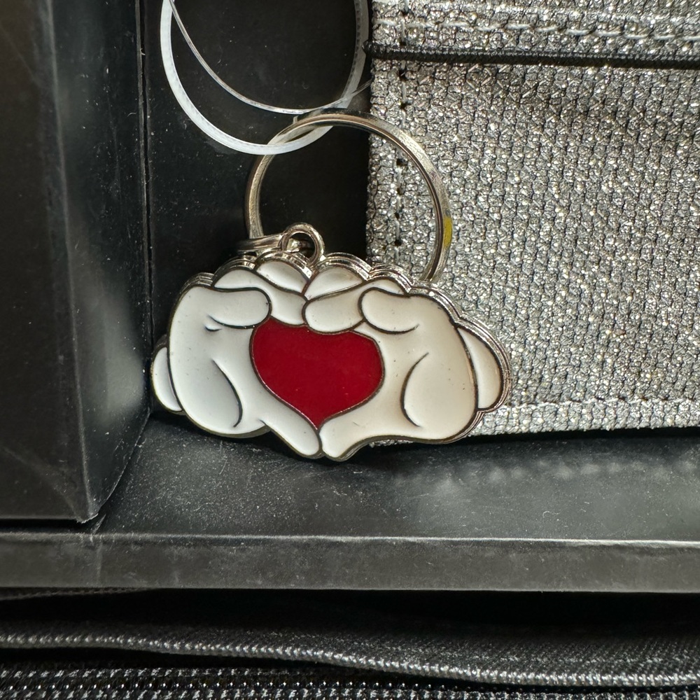NEW Mickey Mouse Bundle Wristlet Card Holder Keychain Gift Box - Picture 5 of 7
